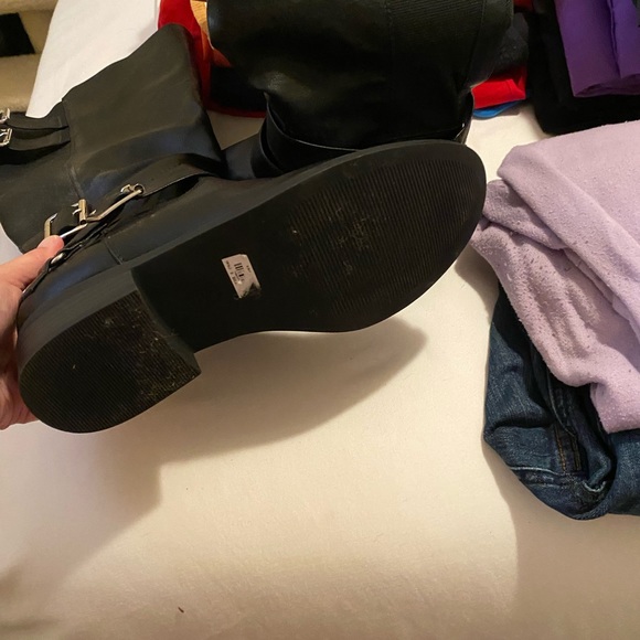 Boots - Picture 4 of 6